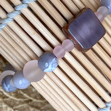 Load image into Gallery viewer, Mother of Pearl and Pink Glass Beads Diffuser Bracelet
